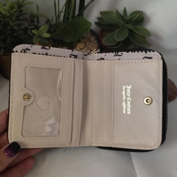 Juicy Couture Small Black Wallet EUC - Picture 3 of 14